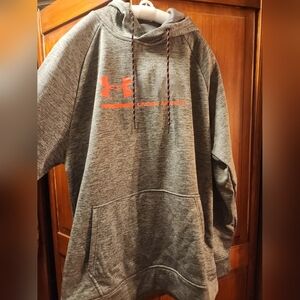 Men's Medium Under Armour Sweatshirt